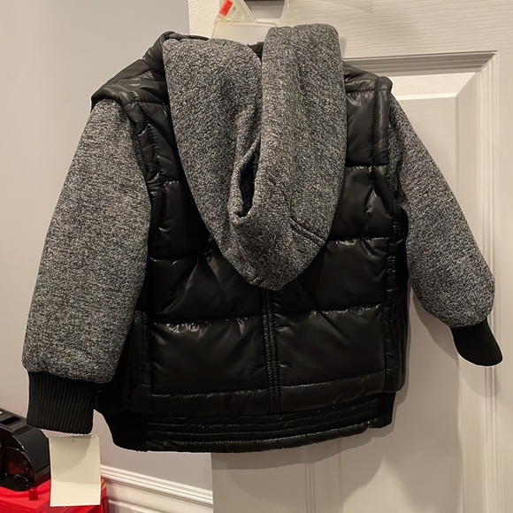 Size 2T urban republic jacket - Picture 5 of 5